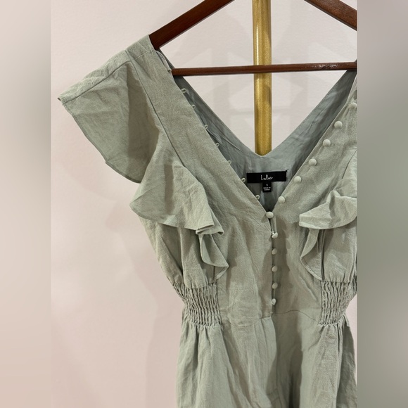 LULUβs β’ Sage Button-Detail Romper - Picture 8 of 10